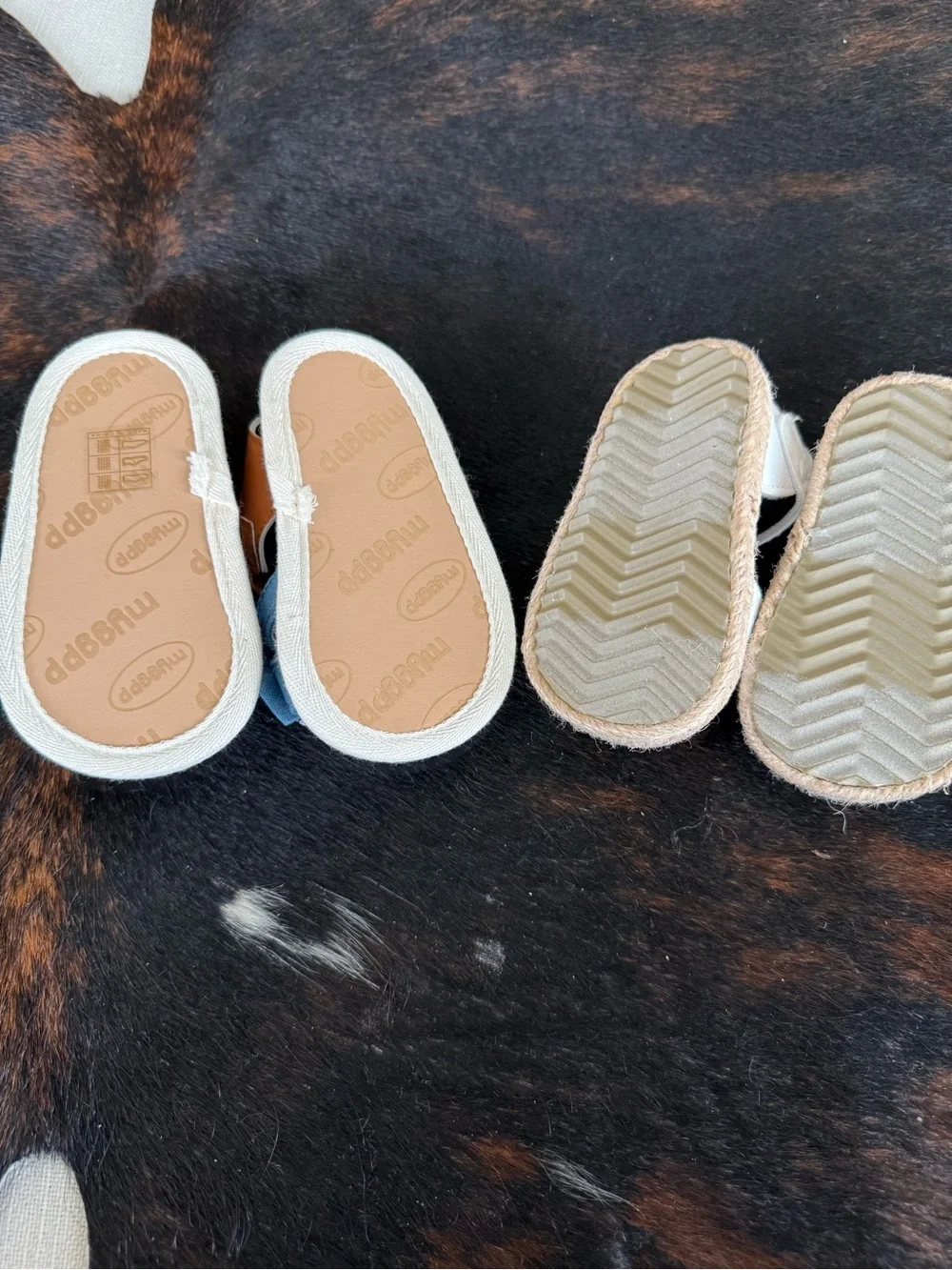 Carter's Girls Bow Sandals in White and Light Blue
